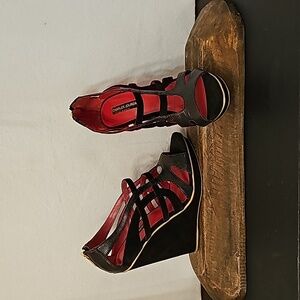 Charles Jourdan Wedges